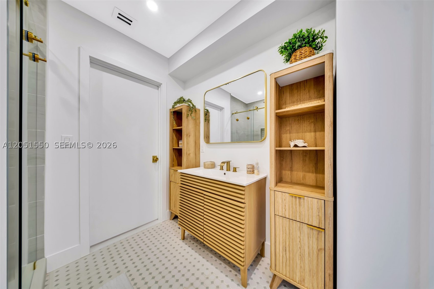 WHITE MARLIN BEACH SEC 1 - Residential Lease