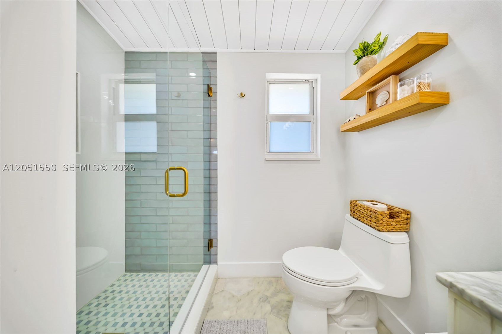 WHITE MARLIN BEACH SEC 1 - Residential Lease