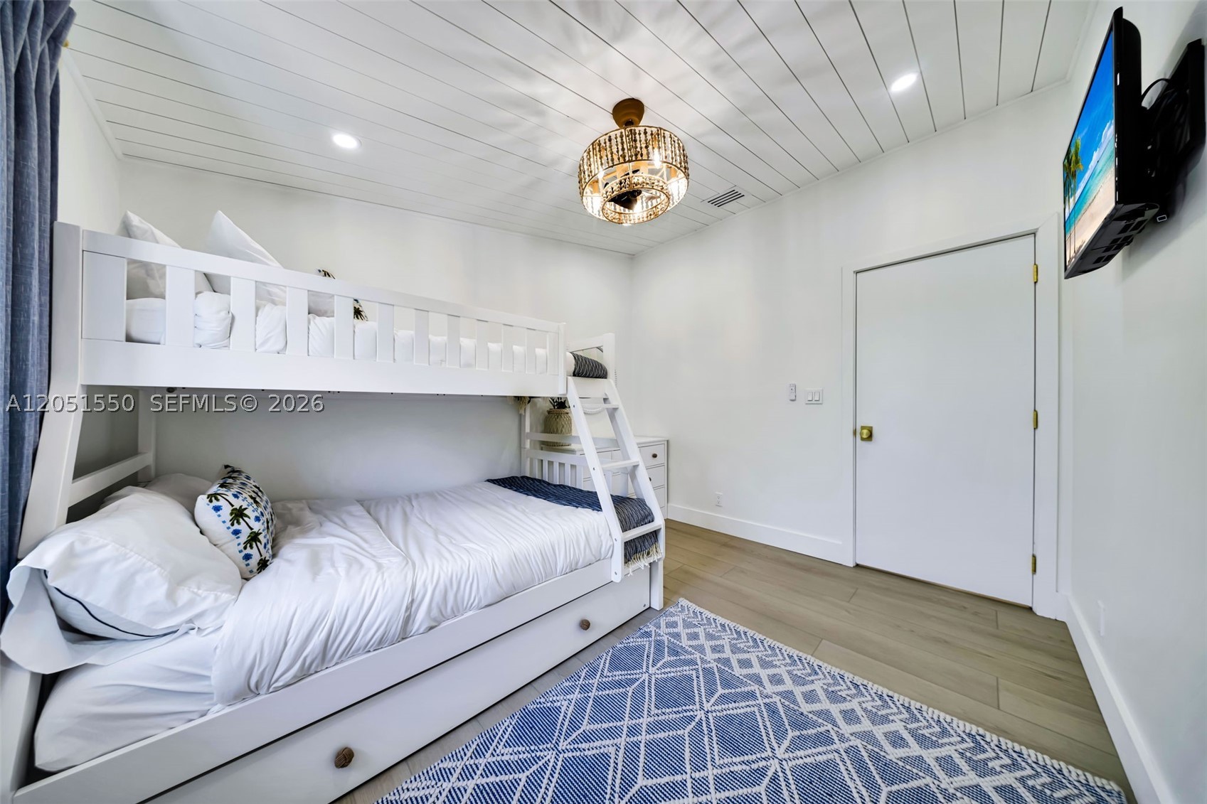 WHITE MARLIN BEACH SEC 1 - Residential Lease