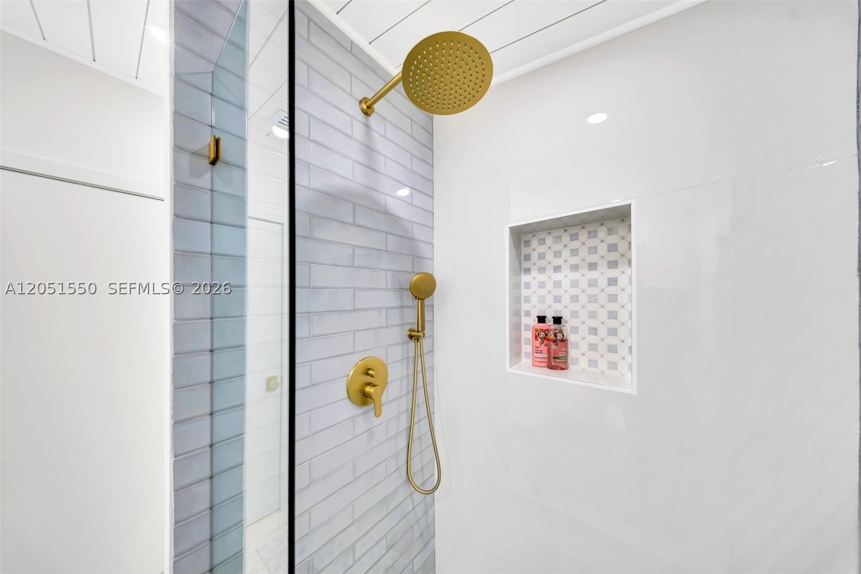 WHITE MARLIN BEACH SEC 1 - Residential Lease