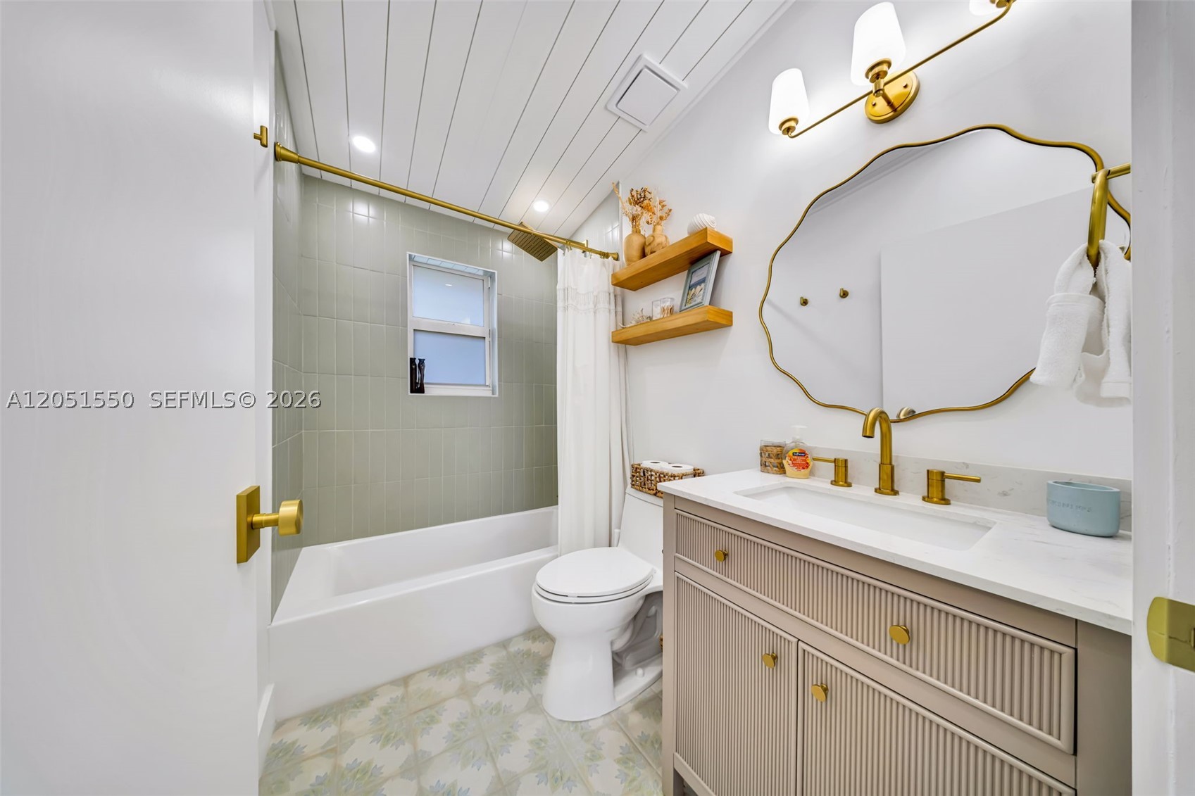 WHITE MARLIN BEACH SEC 1 - Residential Lease