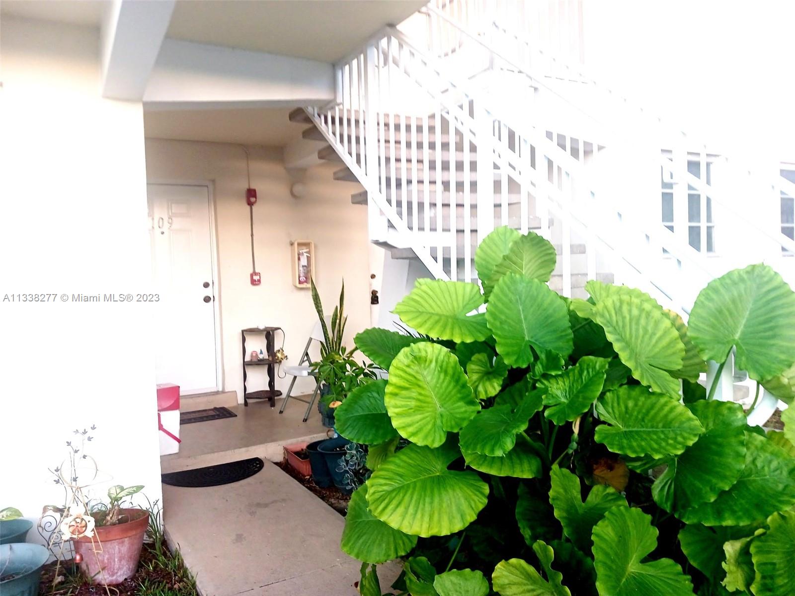 AMAZING LOCATION!!! 2 BEDROOM 1 BATHROOM - 1ST FLOOR UNIT. LOCATED BEHIND DADELAND MALL. WALK TO METRORAIL. CLOSE TO PALMETTO EXPRESSWAY, US-1, CORAL GABLES, UM, SHOPPING & DINING! CASH BUYERS ONLY AS BUILDING HAS NOT COMPLETED THE 40 YEAR CERTIFICATION. BUYER TO VERIFY ALL INFORMATION DIRECTLY WITH THE ASSOCIATION!