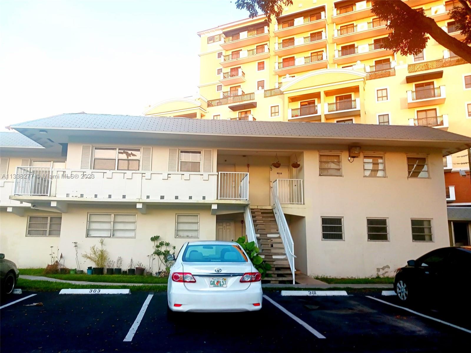 VILLAGE AT DADELAND CONDO - Residential