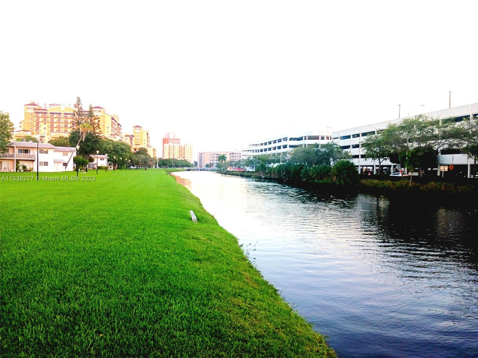 VILLAGE AT DADELAND CONDO - Residential