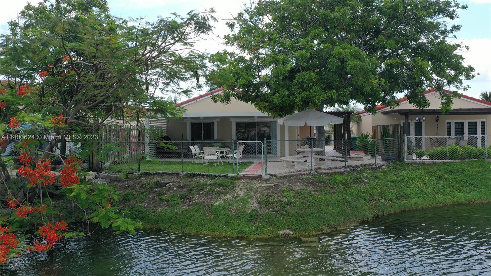 WEITZER SERENA LAKES WEST - Residential