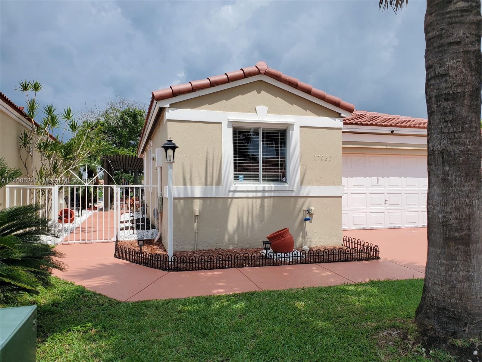 WEITZER SERENA LAKES WEST - Residential