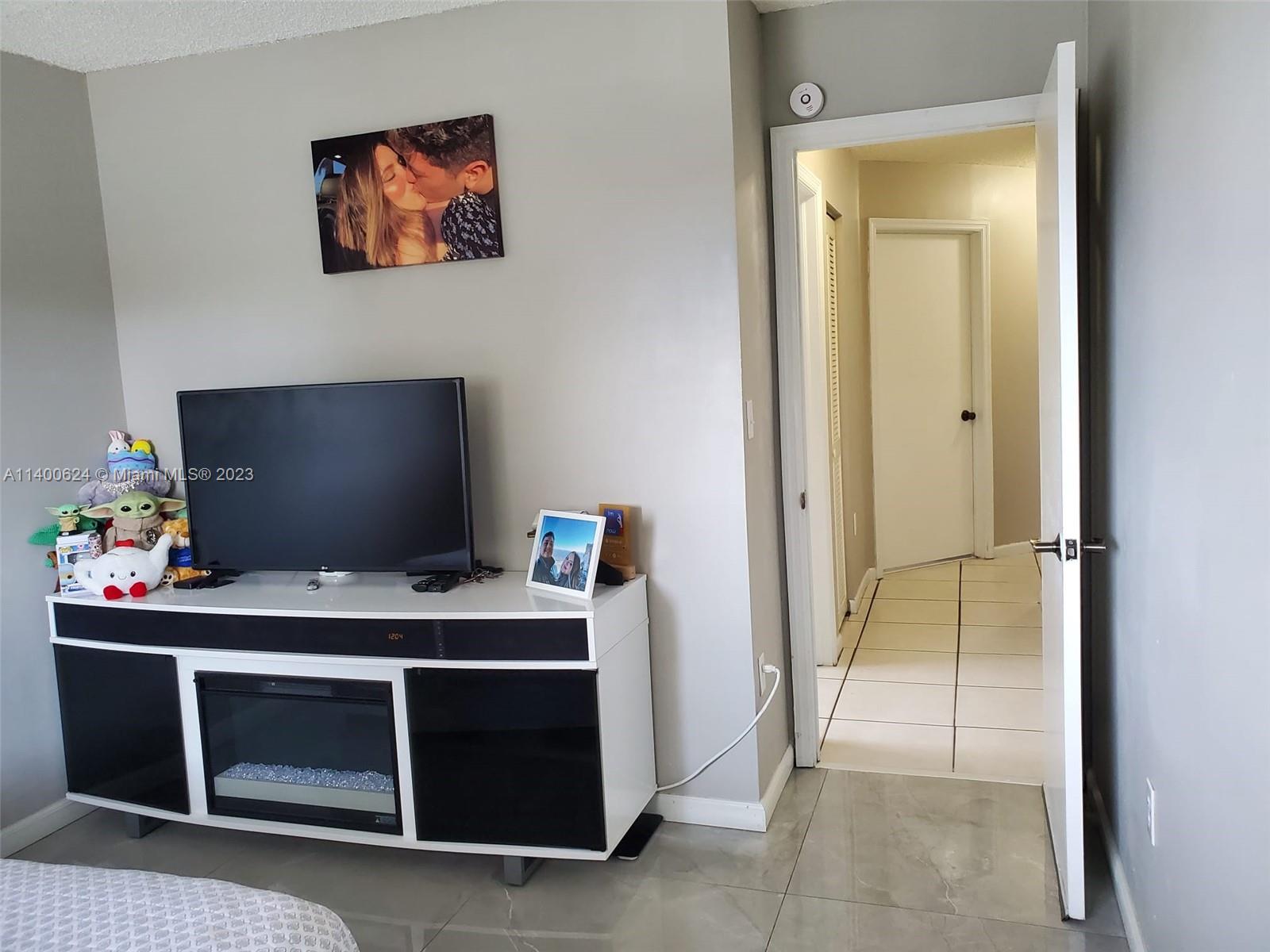WEITZER SERENA LAKES WEST - Residential