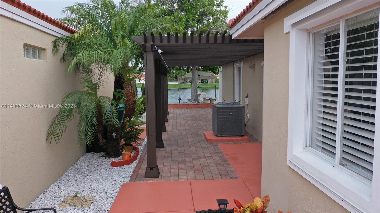 WEITZER SERENA LAKES WEST - Residential