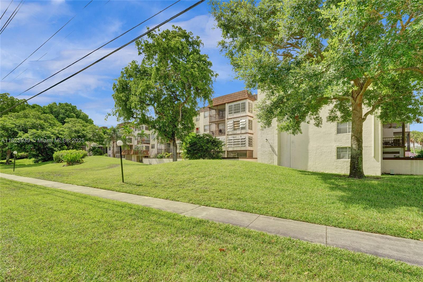 OMEGA CONDO NO 3 - Residential