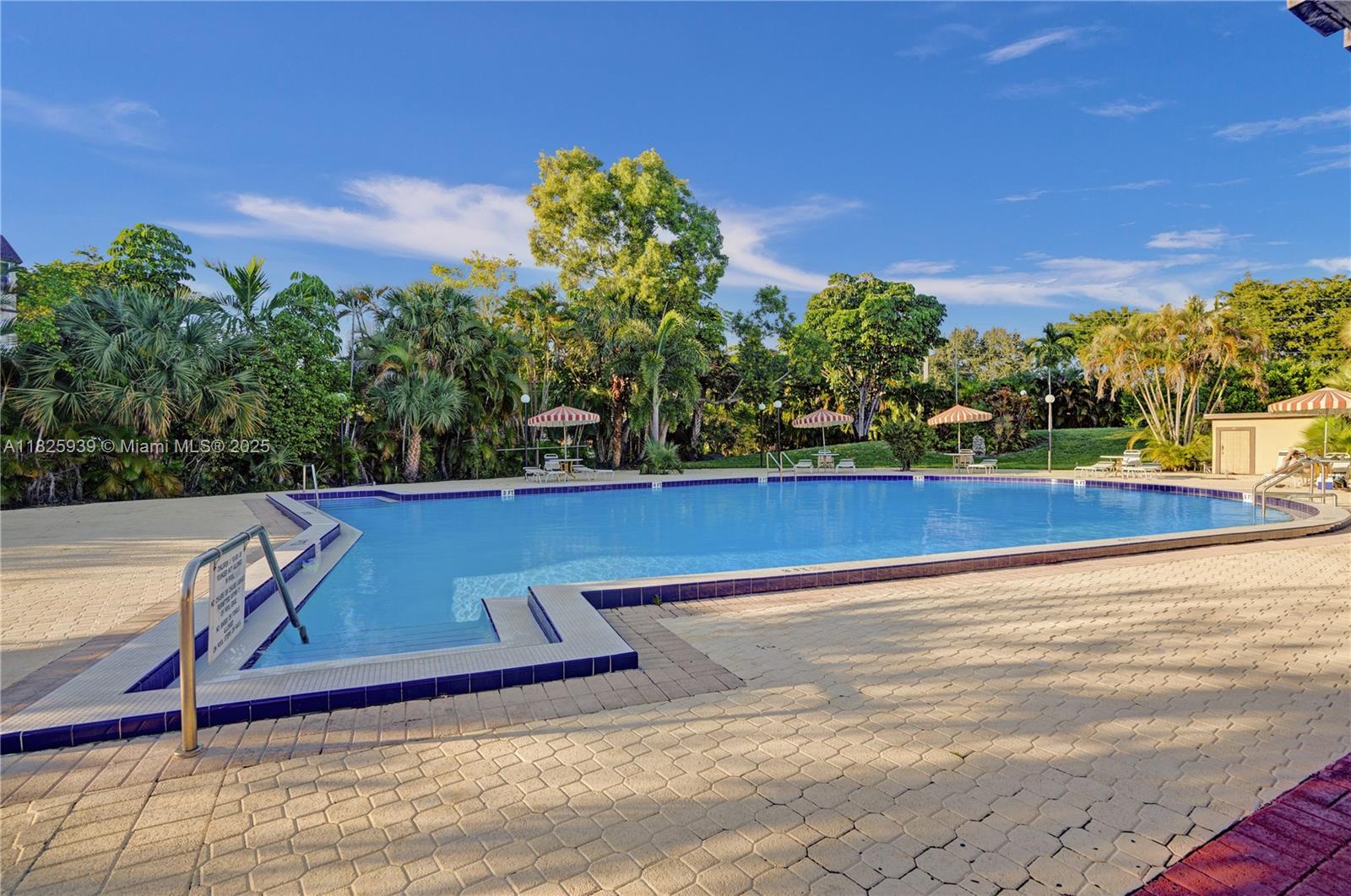 OMEGA CONDO NO 3 - Residential