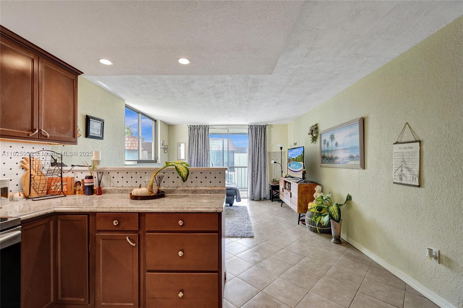 OMEGA CONDO NO 3 - Residential