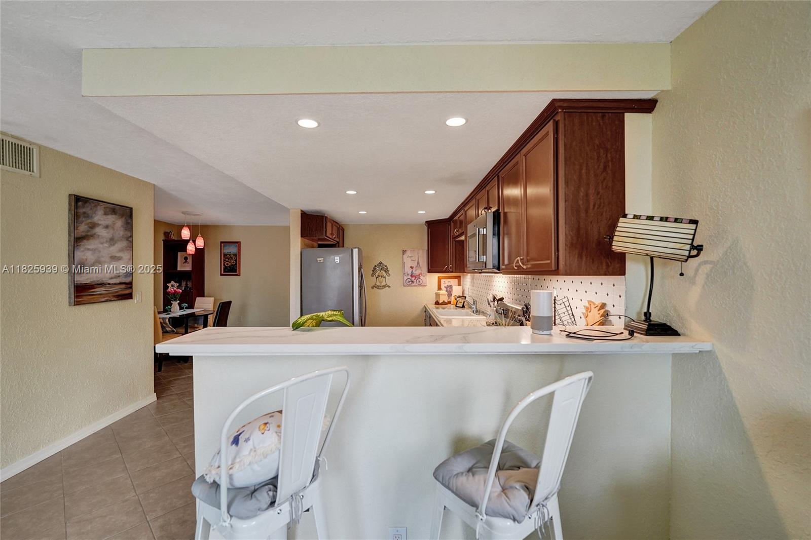 OMEGA CONDO NO 3 - Residential