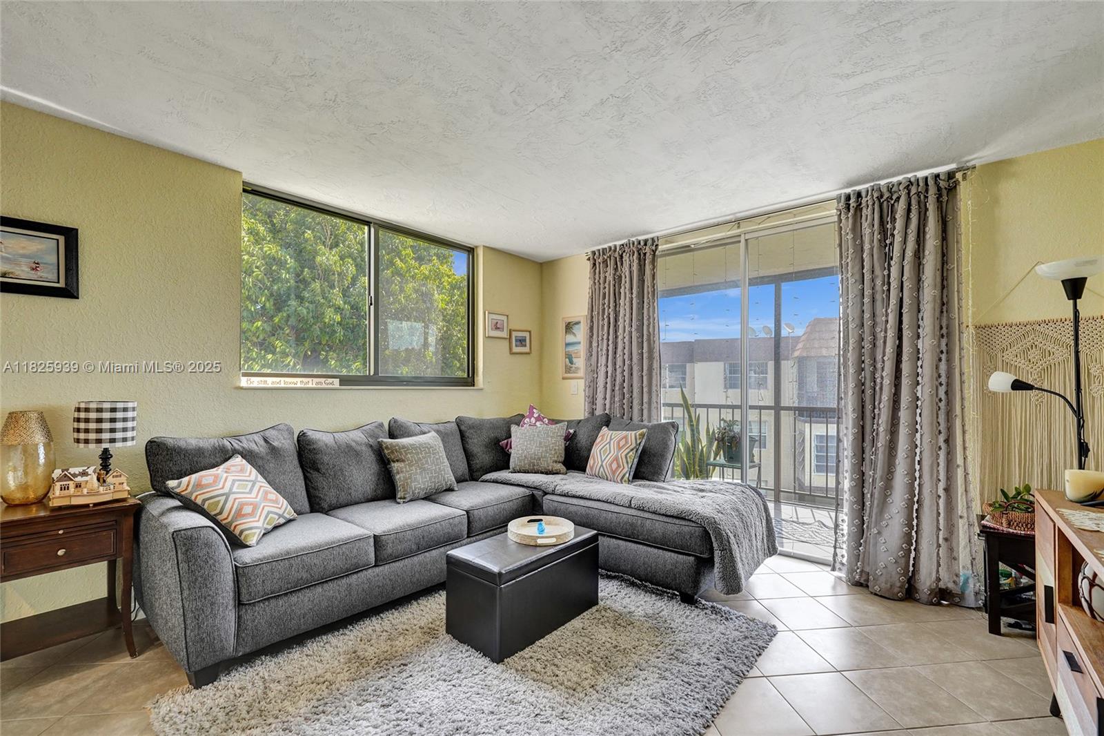 OMEGA CONDO NO 3 - Residential