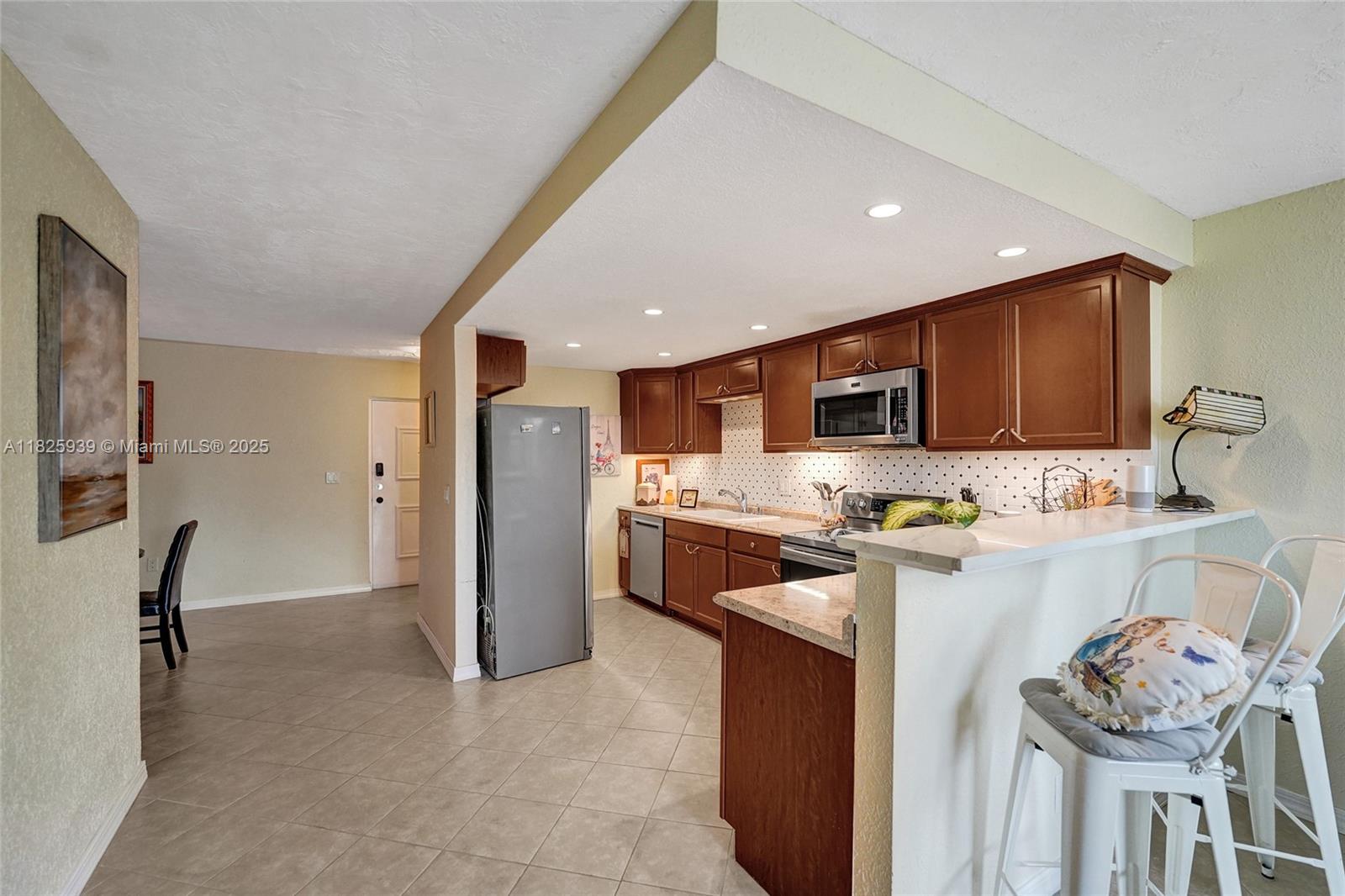 OMEGA CONDO NO 3 - Residential