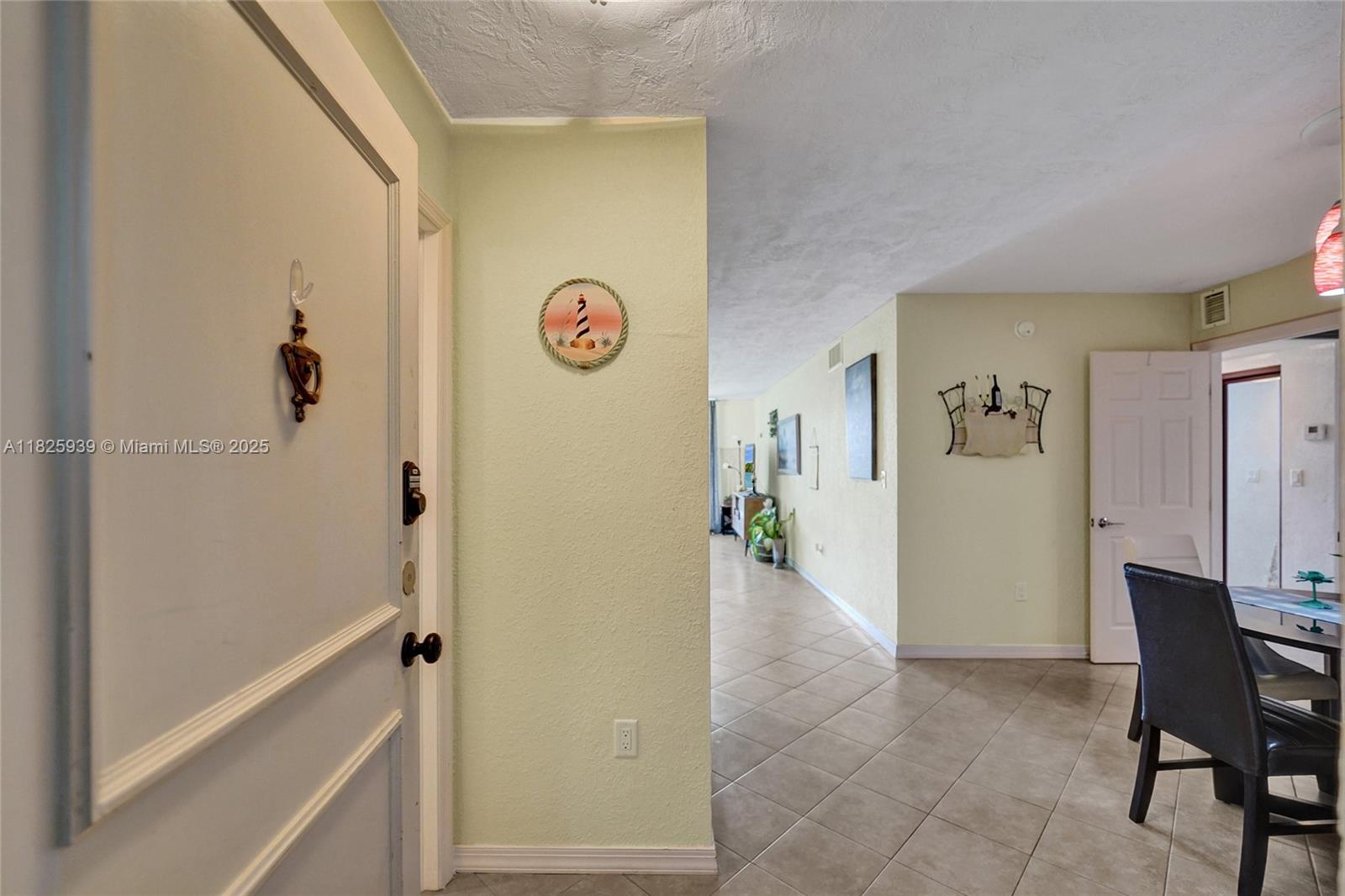 OMEGA CONDO NO 3 - Residential