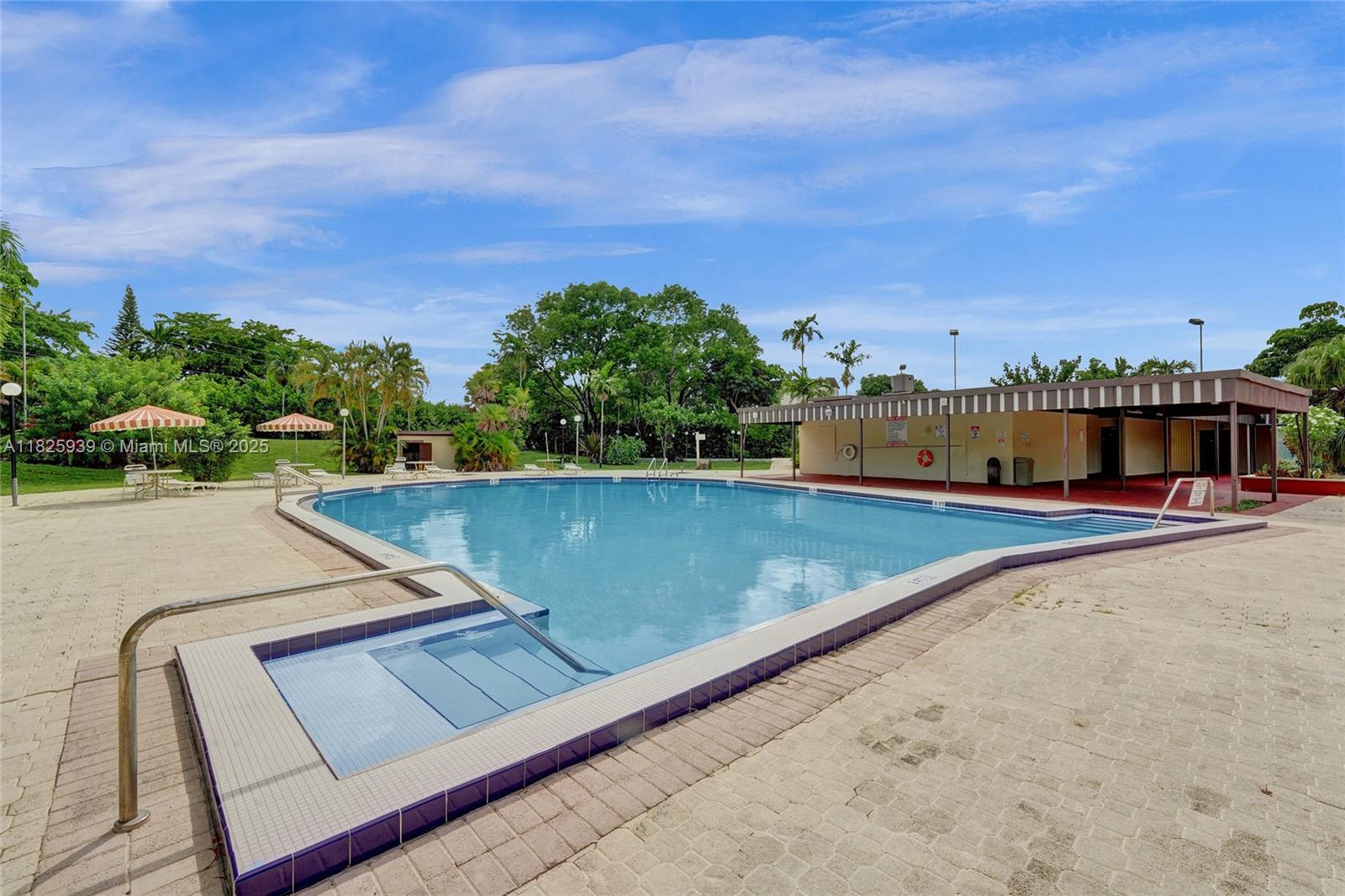 OMEGA CONDO NO 3 - Residential