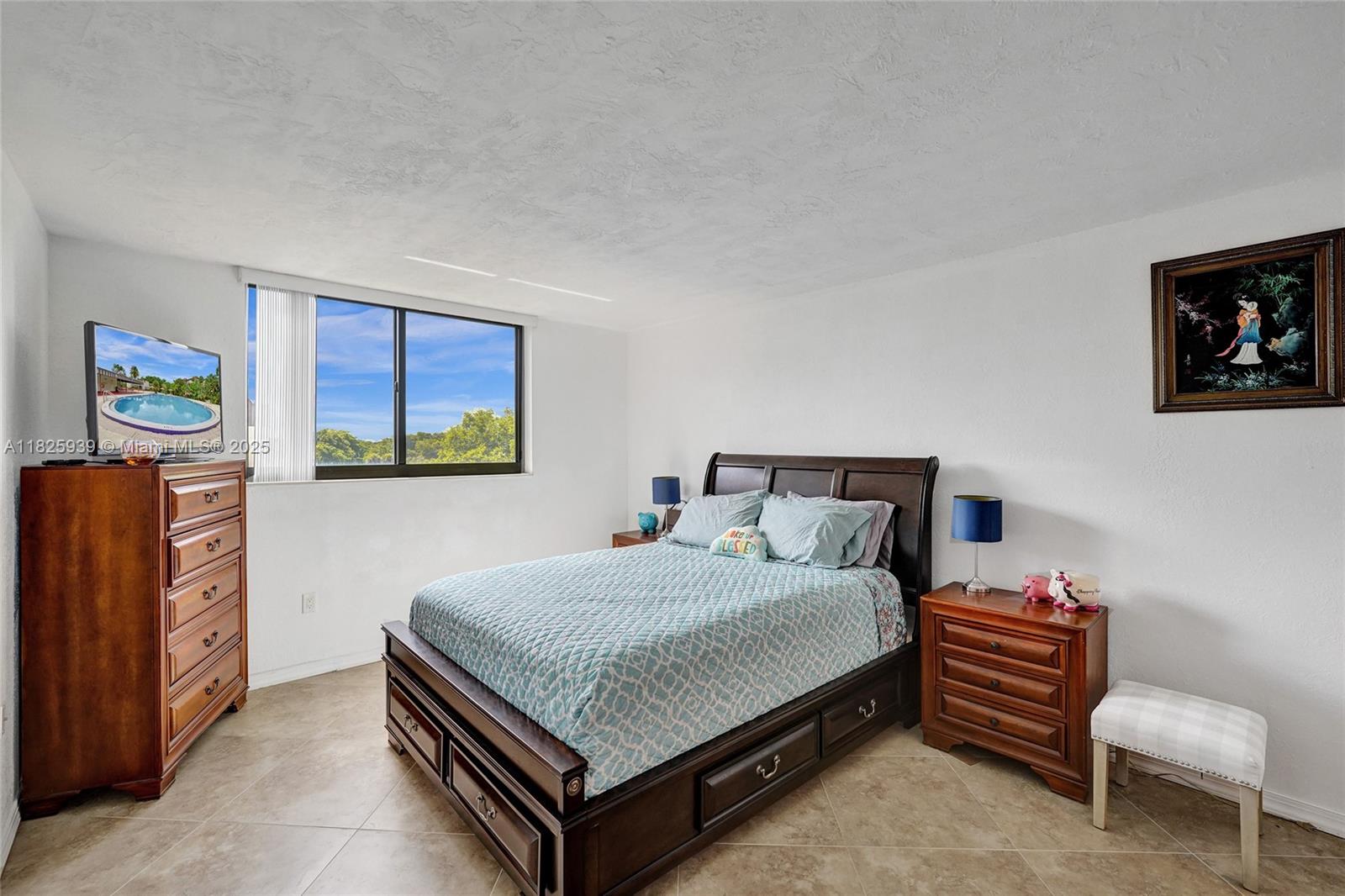 OMEGA CONDO NO 3 - Residential