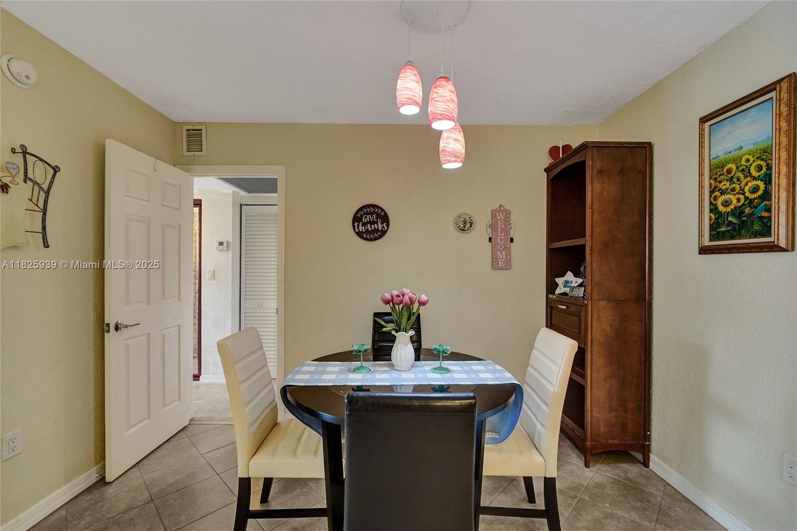 OMEGA CONDO NO 3 - Residential