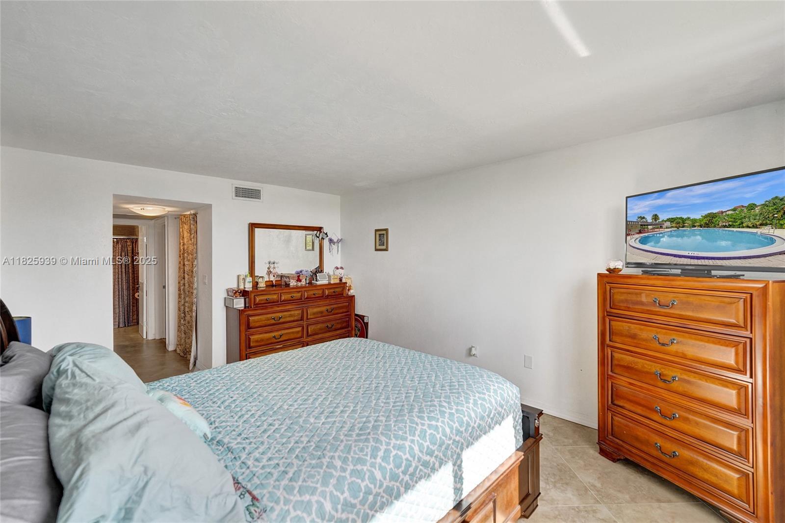 OMEGA CONDO NO 3 - Residential