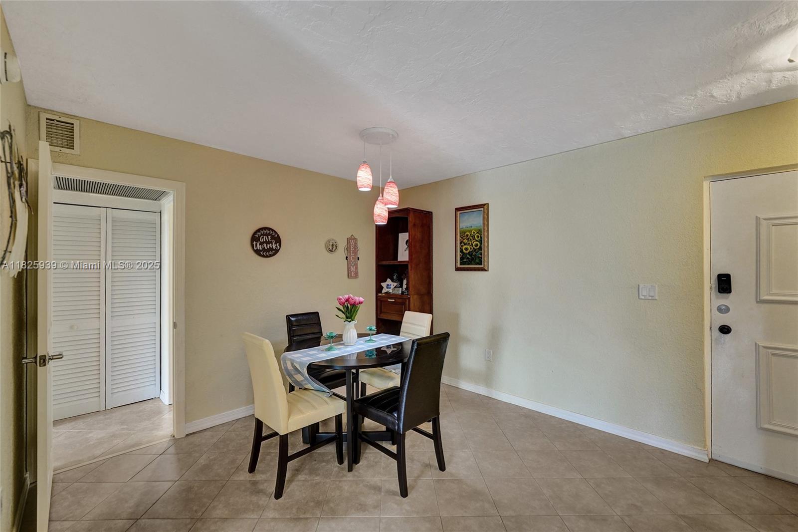 OMEGA CONDO NO 3 - Residential