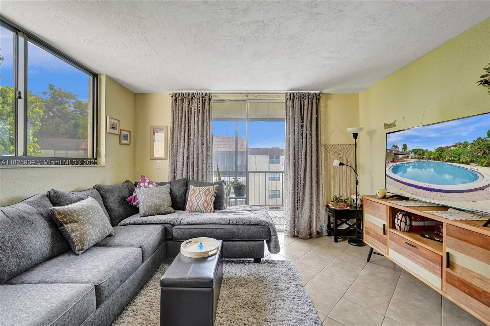 OMEGA CONDO NO 3 - Residential