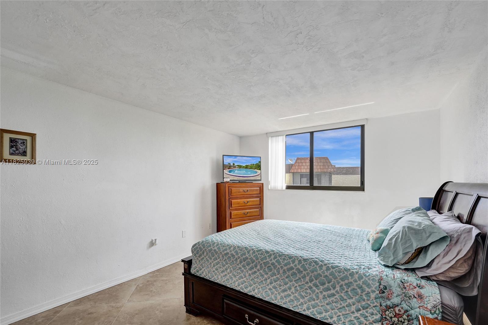 OMEGA CONDO NO 3 - Residential