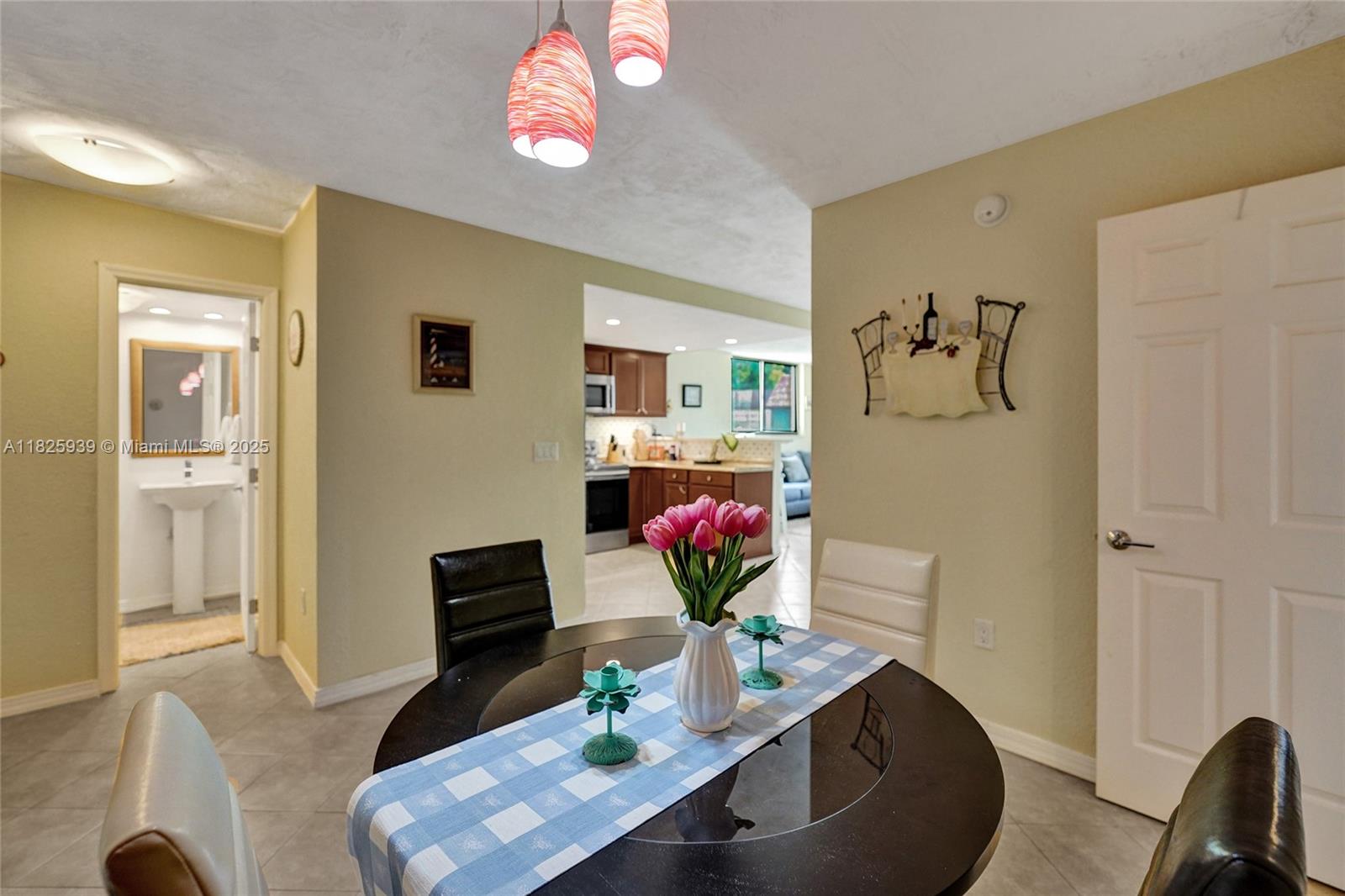 OMEGA CONDO NO 3 - Residential