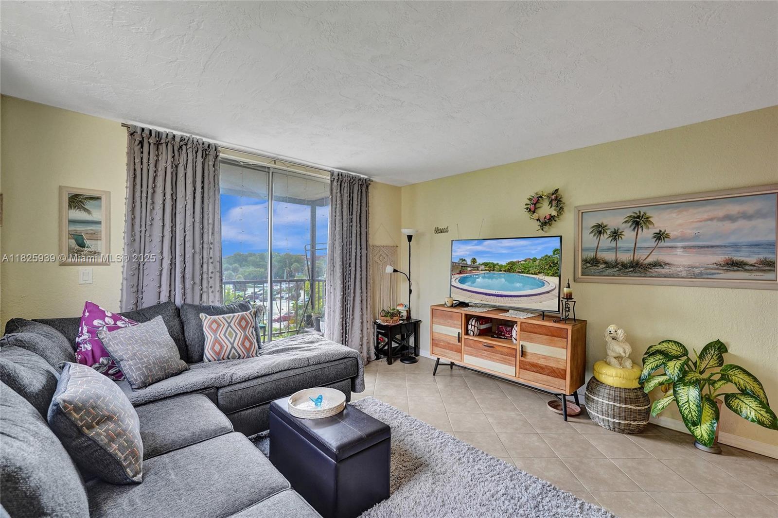 OMEGA CONDO NO 3 - Residential