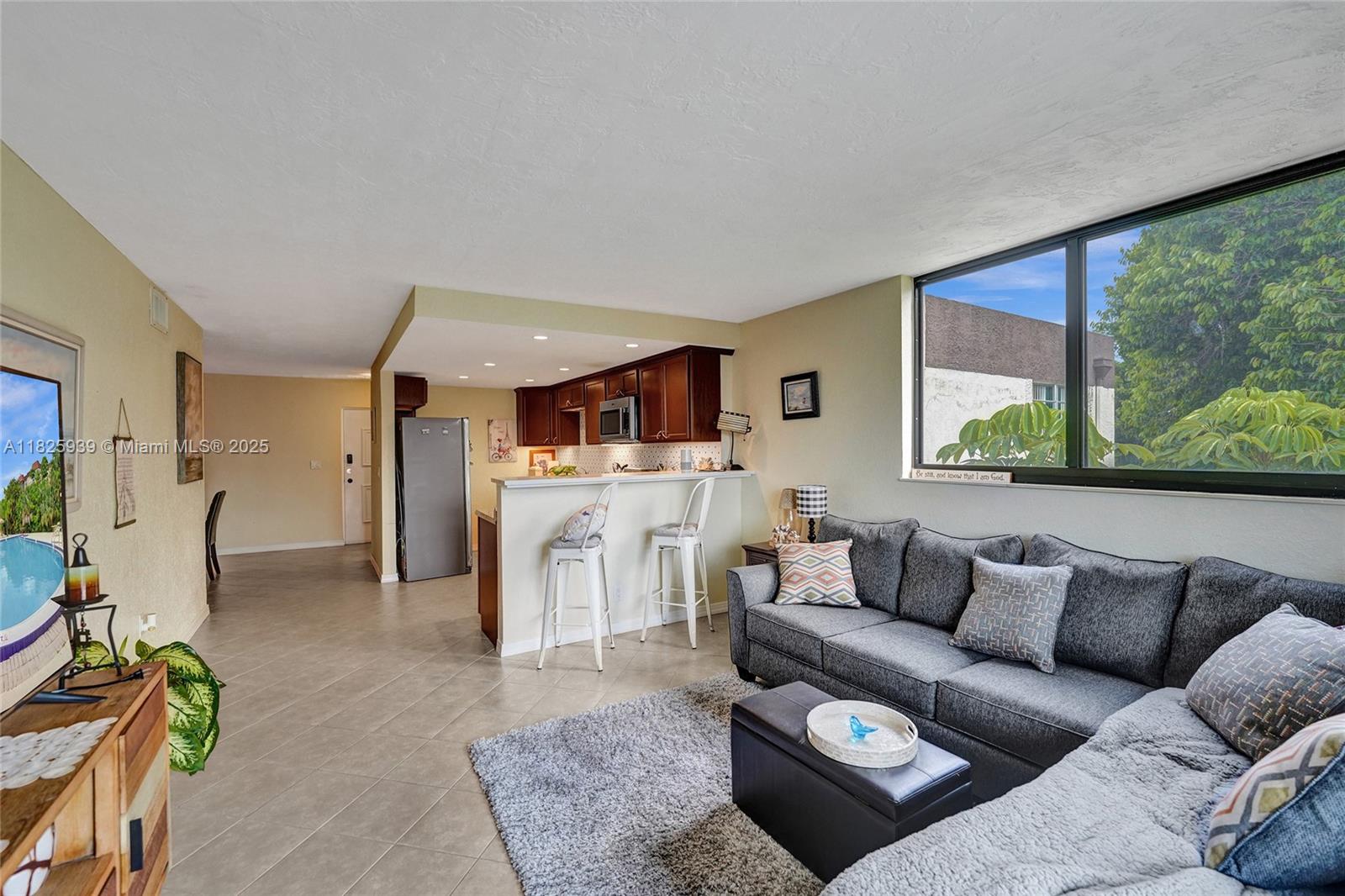 OMEGA CONDO NO 3 - Residential