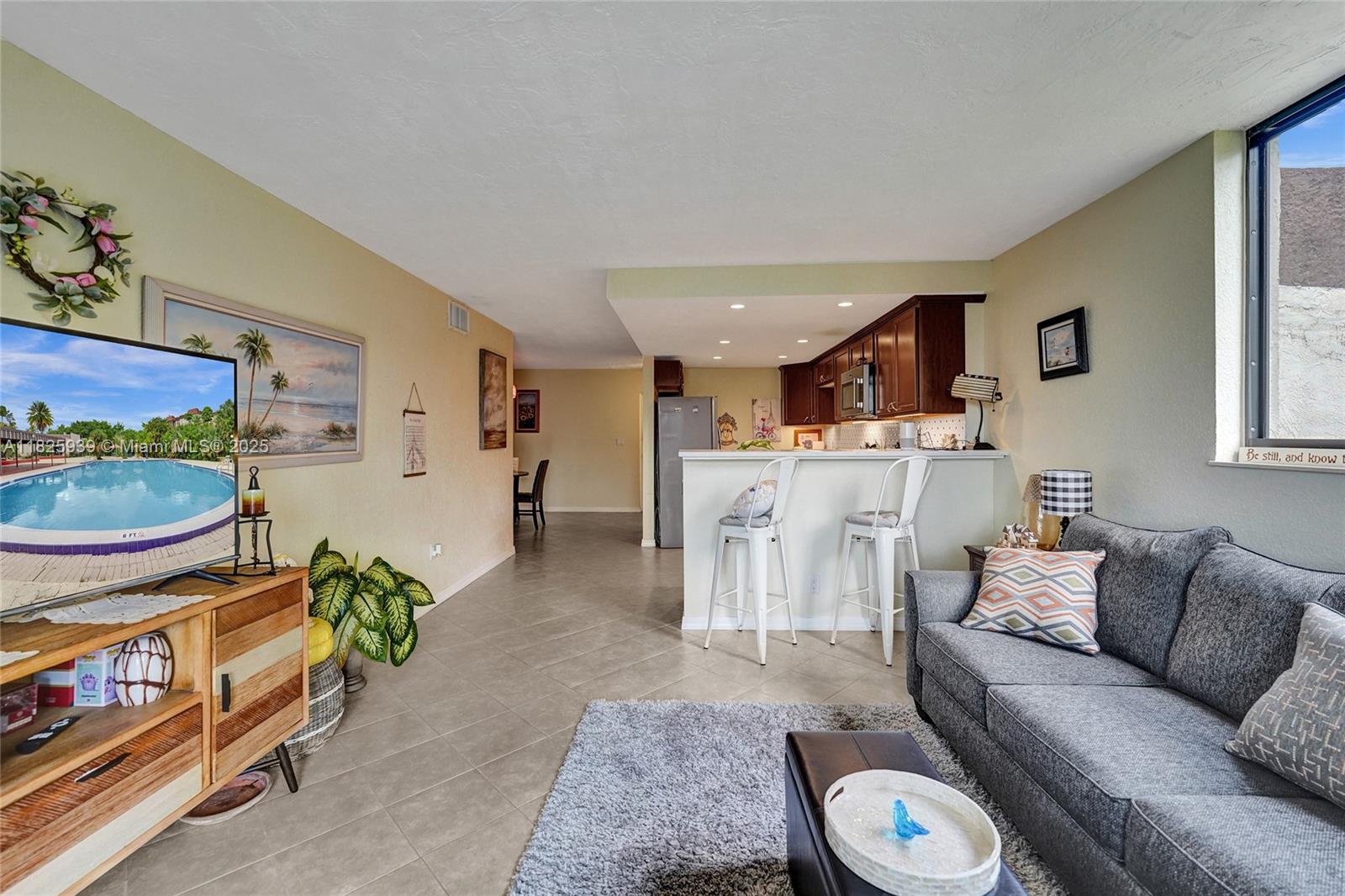 OMEGA CONDO NO 3 - Residential
