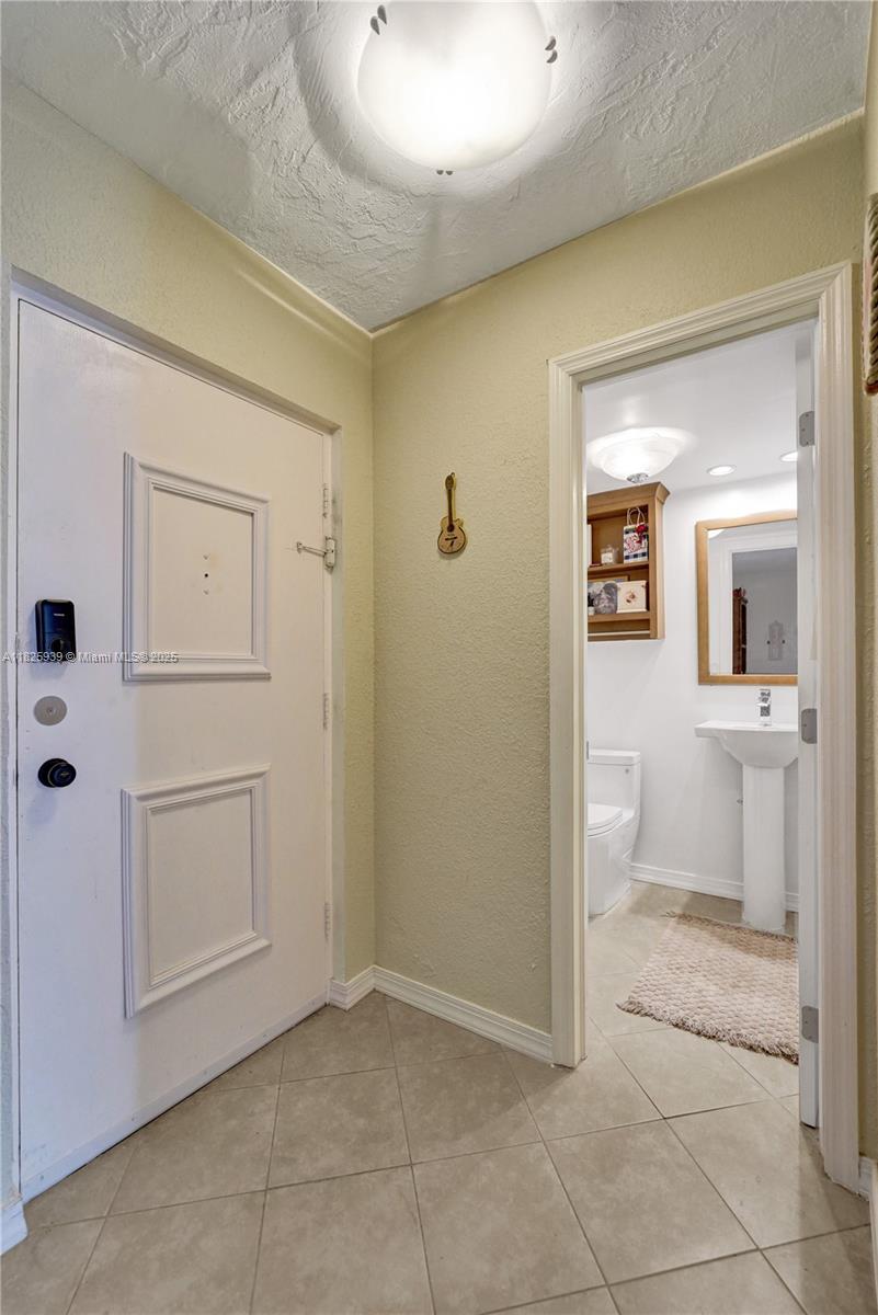 OMEGA CONDO NO 3 - Residential
