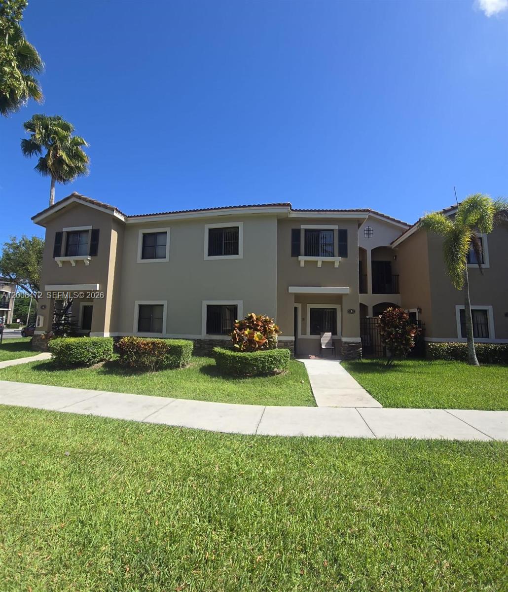 THE COURTS AT BAYSHORE I - Residential