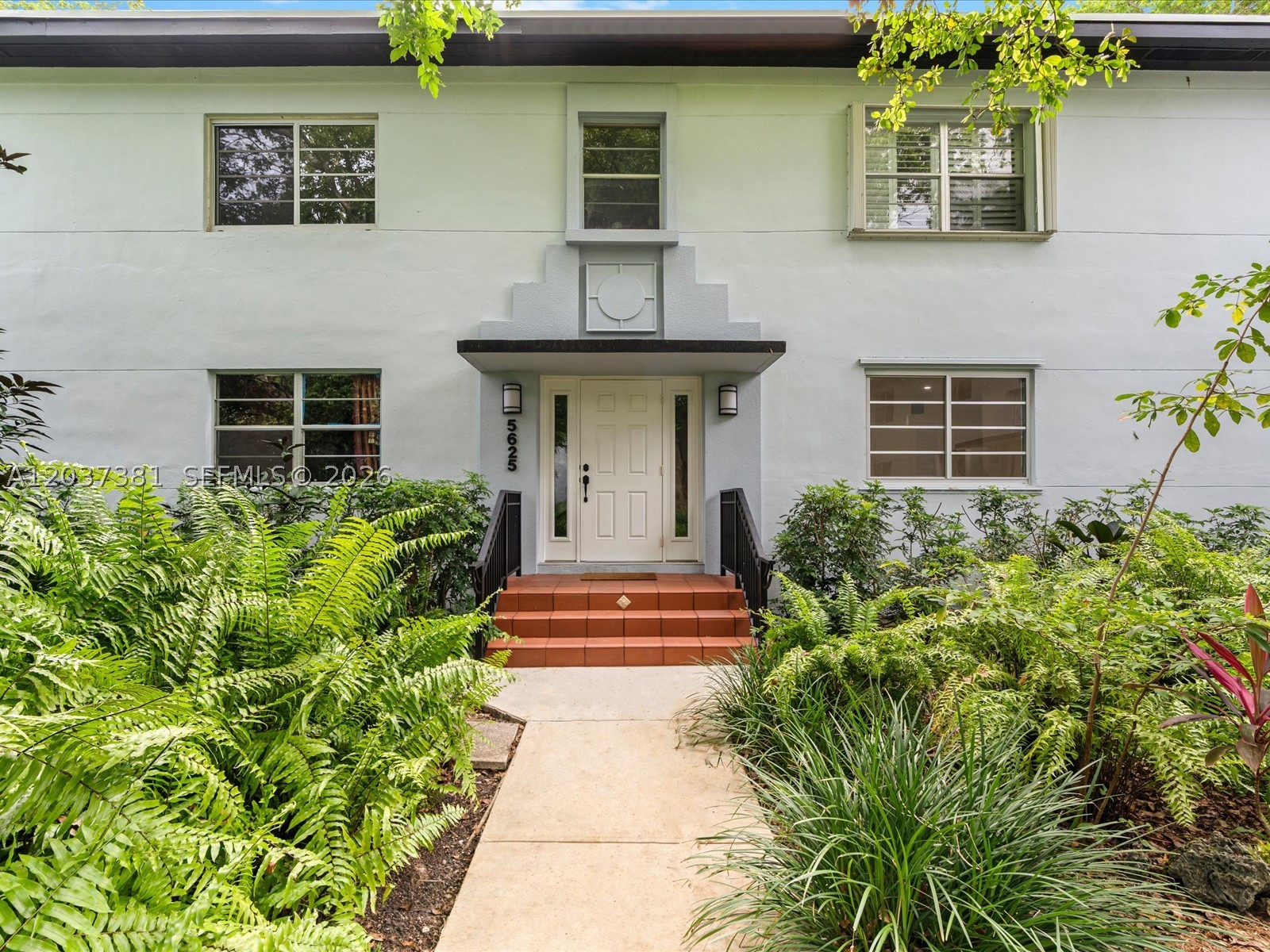PATHWAYS CONDO - Residential Lease