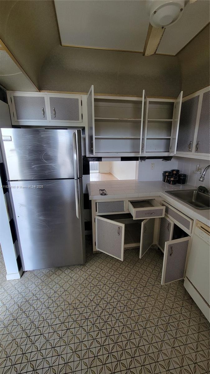 LAUDERDALE OAKS CONDO 10 - Residential