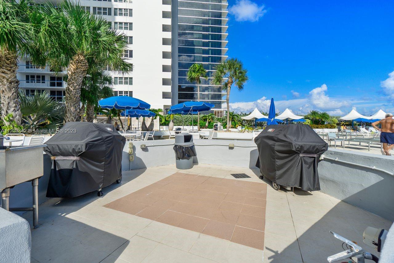 PARKER PLAZA ESTATES COND - Residential