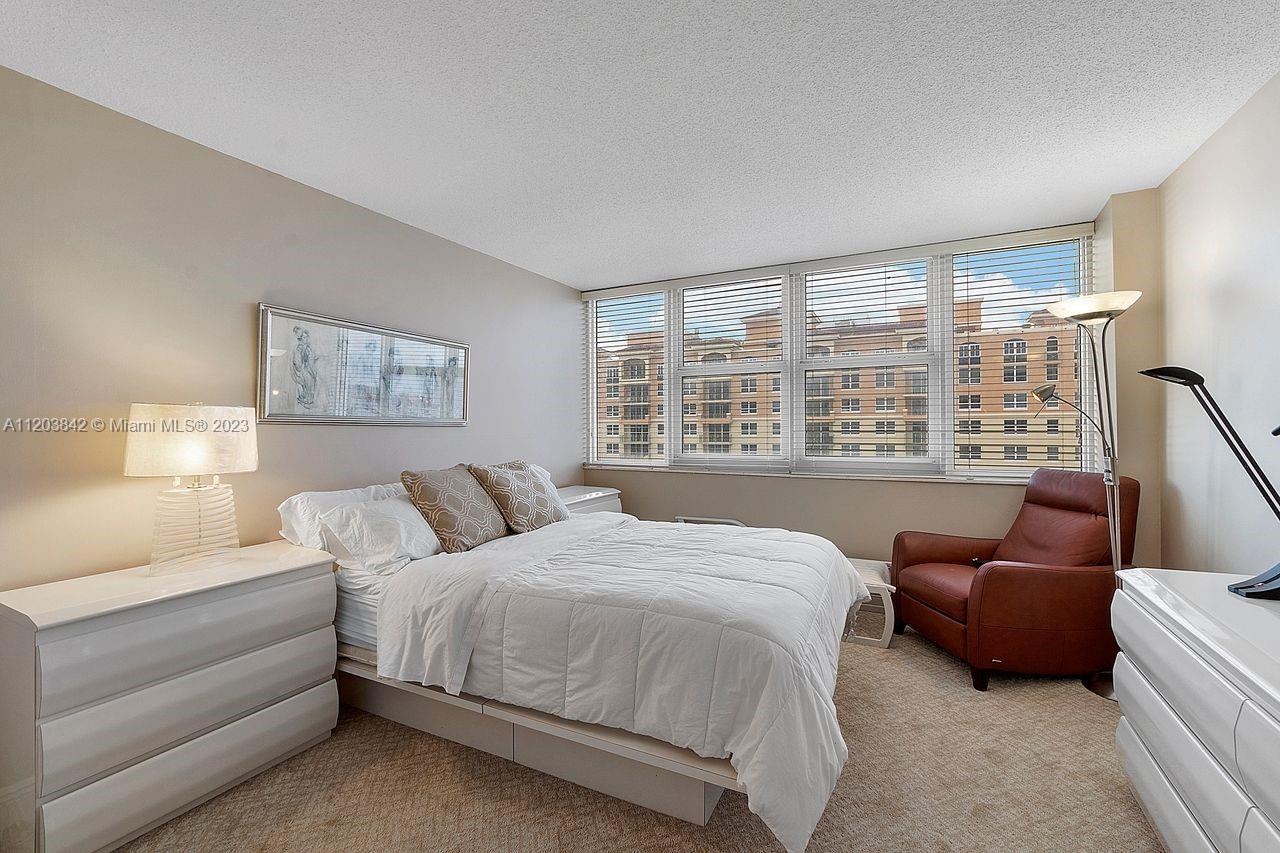 PARKER PLAZA ESTATES COND - Residential