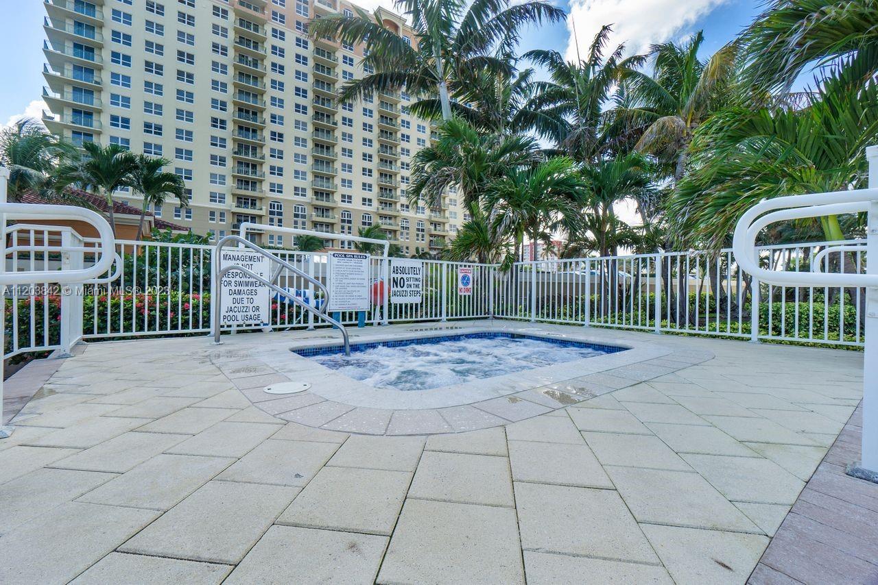PARKER PLAZA ESTATES COND - Residential