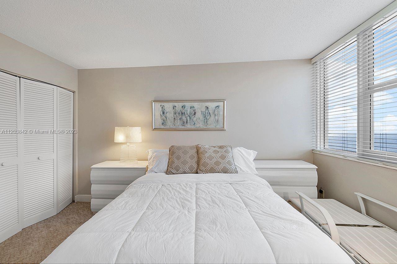 PARKER PLAZA ESTATES COND - Residential