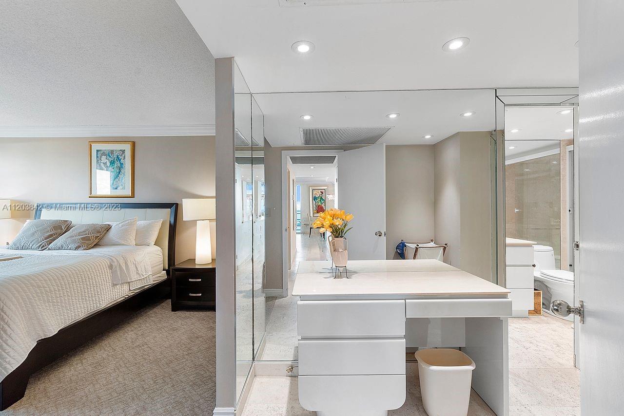 PARKER PLAZA ESTATES COND - Residential