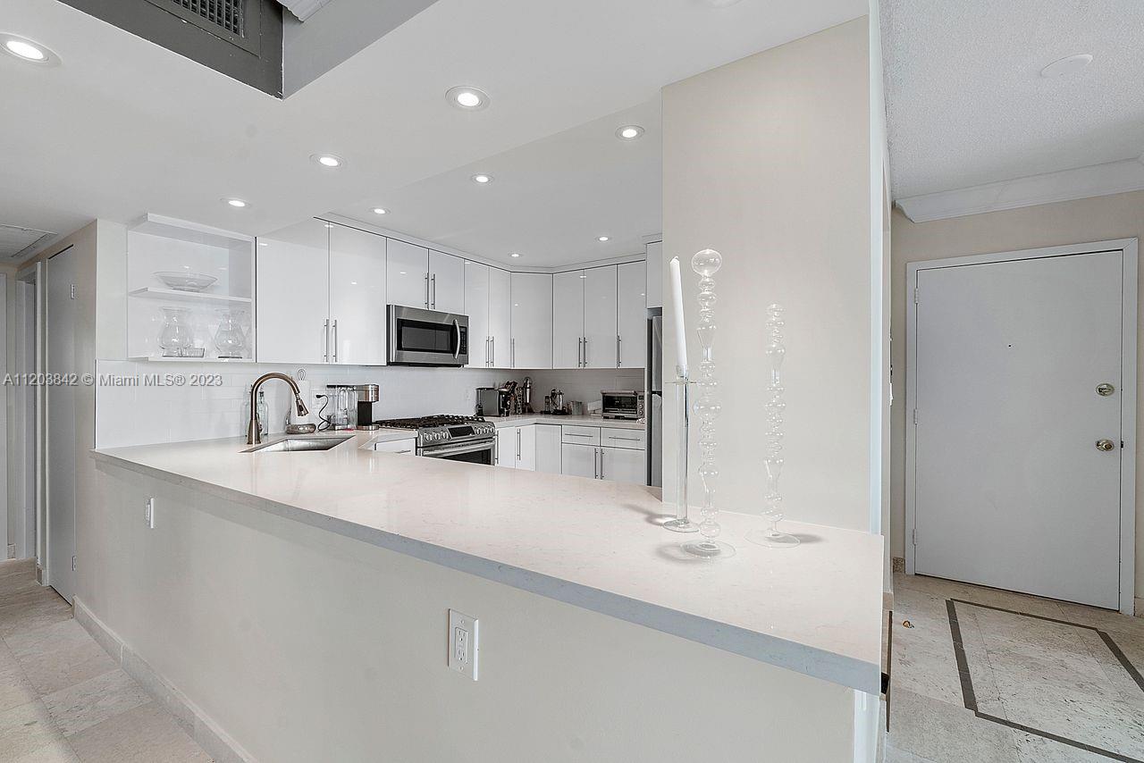 PARKER PLAZA ESTATES COND - Residential