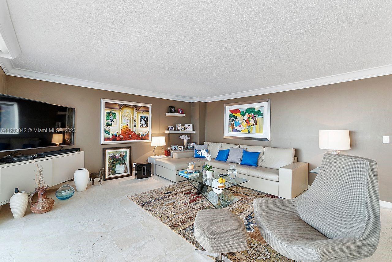 PARKER PLAZA ESTATES COND - Residential