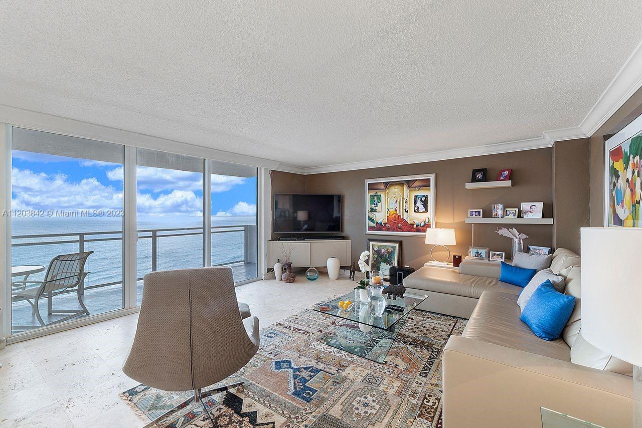 PARKER PLAZA ESTATES COND - Residential