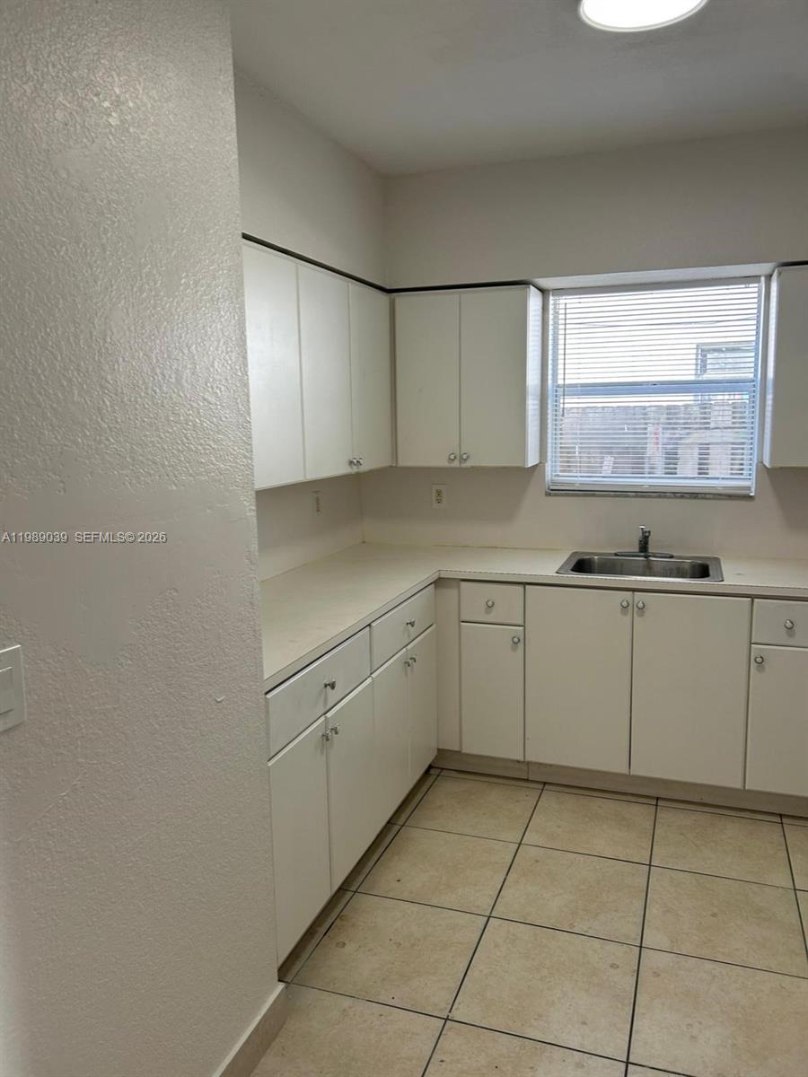 HIALEAH 17TH ADDN REV & A - Residential Lease