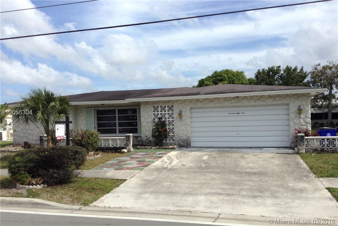 ATTENTION REALTORS * * * PLEASE READ THE ATTACHMENTS SECTION FOR HOW TO PRESENT YOUR OFFER * * * HUGE 2/2 IN A 55 PLUS COMMUNITY WITH PLENTY OF ROOM LOCATED IN PARADISE GARDENS. PROPERTY NEEDS SOME TLC BUT IT'S READY FOR A NEW OWNER TO CREATE HIS PERFECT HOME. PROPERTY HAS A LOW HOA WHICH INCLUDES LAWN MAINTENANCE, COMMUNITY POOL/CLUBHOUSE. SHORT WALK TO COMMUNITY POOL AND CLOSE TO SHOPPING, RESTAURANTS, GOLF & ENTERTAINMENT.