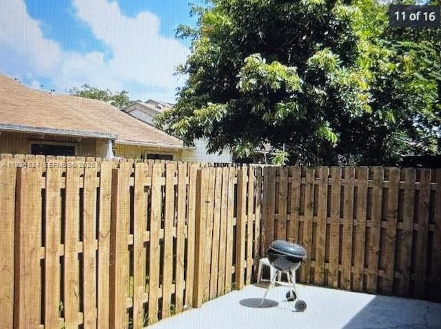 ARROWHEAD GOLF & TENNIS C - Residential Lease