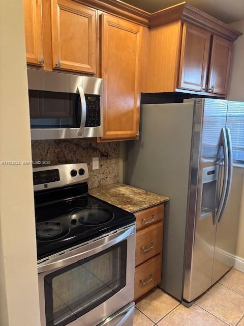 ARROWHEAD GOLF & TENNIS C - Residential Lease