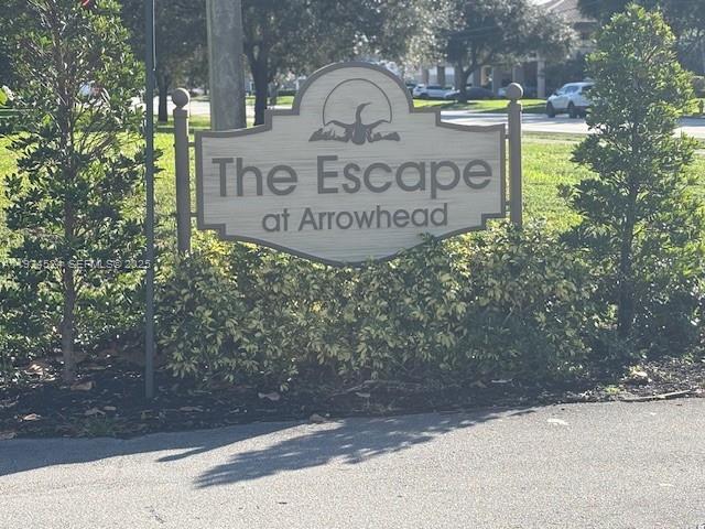 ARROWHEAD GOLF & TENNIS C - Residential Lease