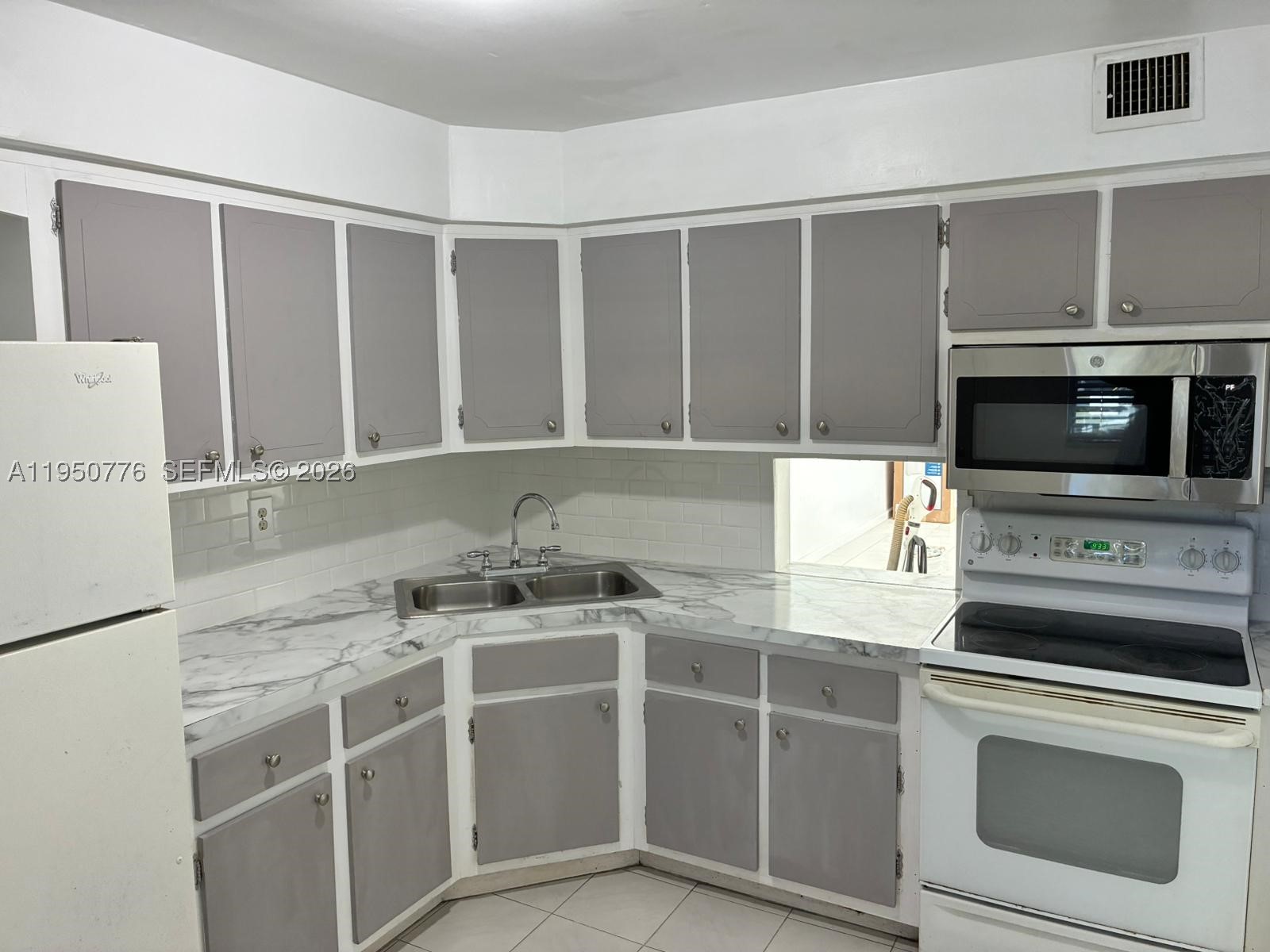 SIXTH HORIZONS CONDO - Residential