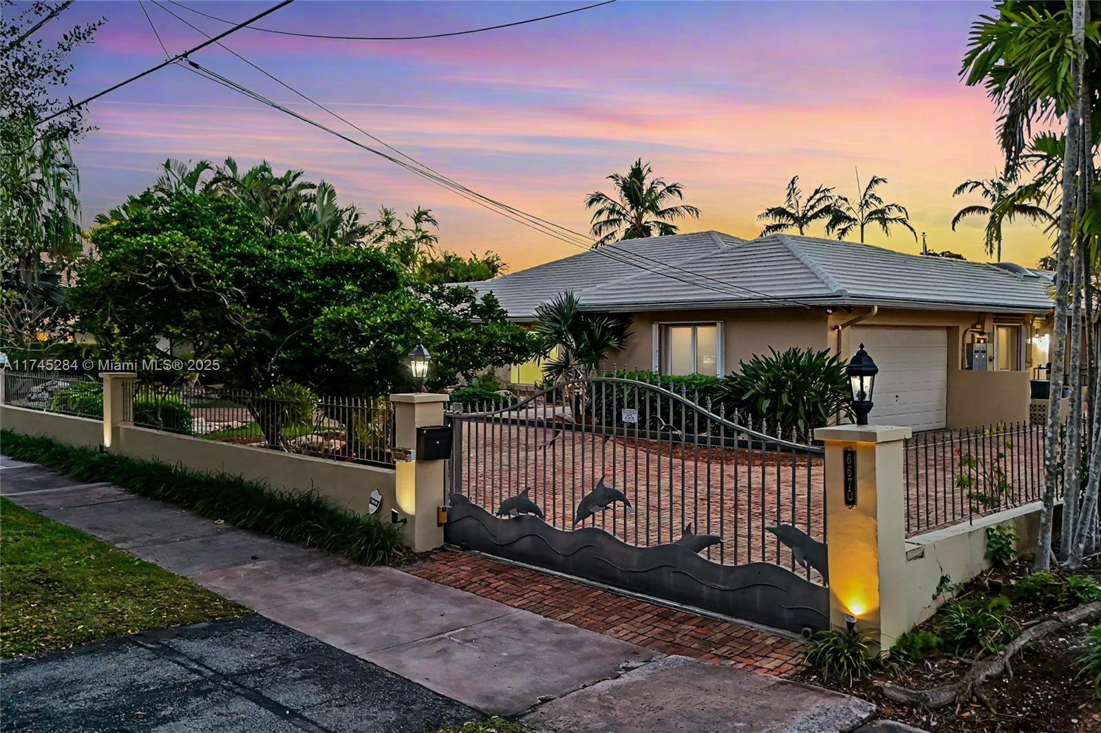 CORAL GABLES RIVIERA SEC - Residential