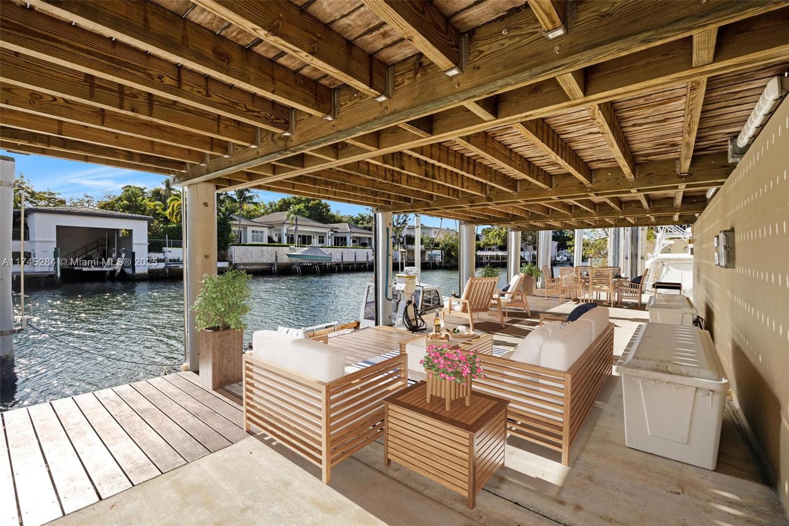 CORAL GABLES RIVIERA SEC - Residential